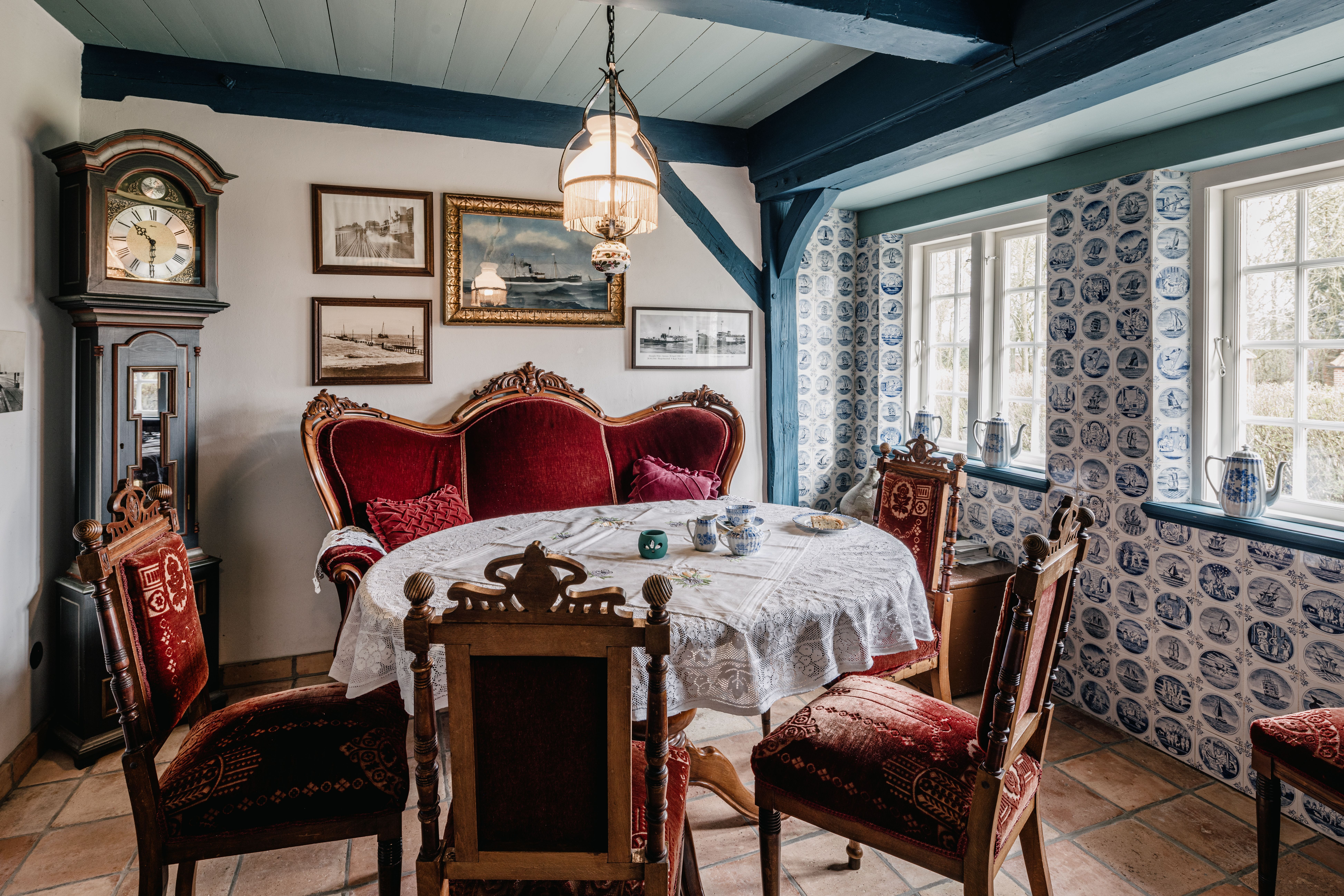 Reetgedecktes Haus mit Museum und Café gibt Einblicke in Leben des Forschers Hans Mommsen 