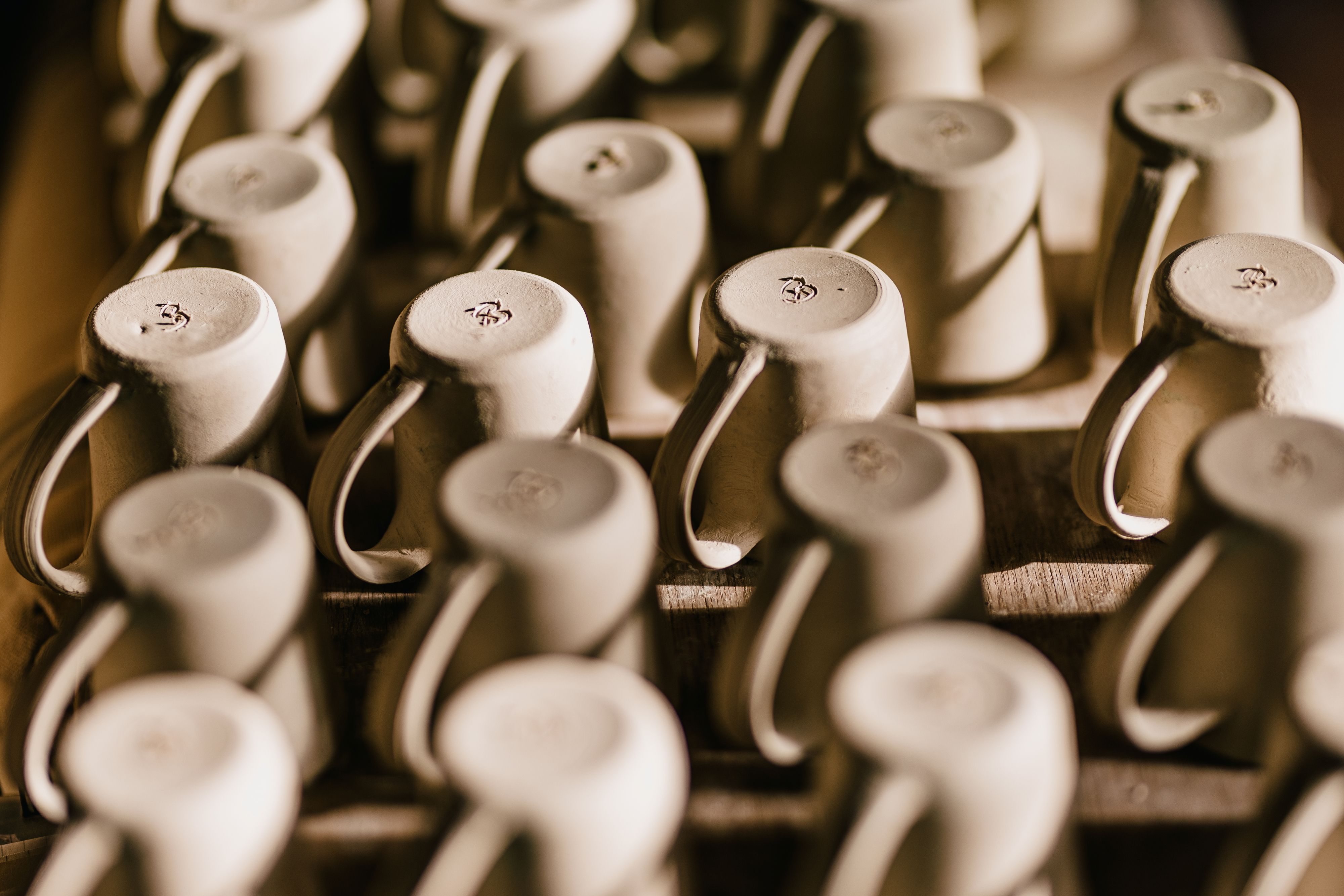 Keramik im Herrenhaus Hoyerswort in Oldenswort erwerben