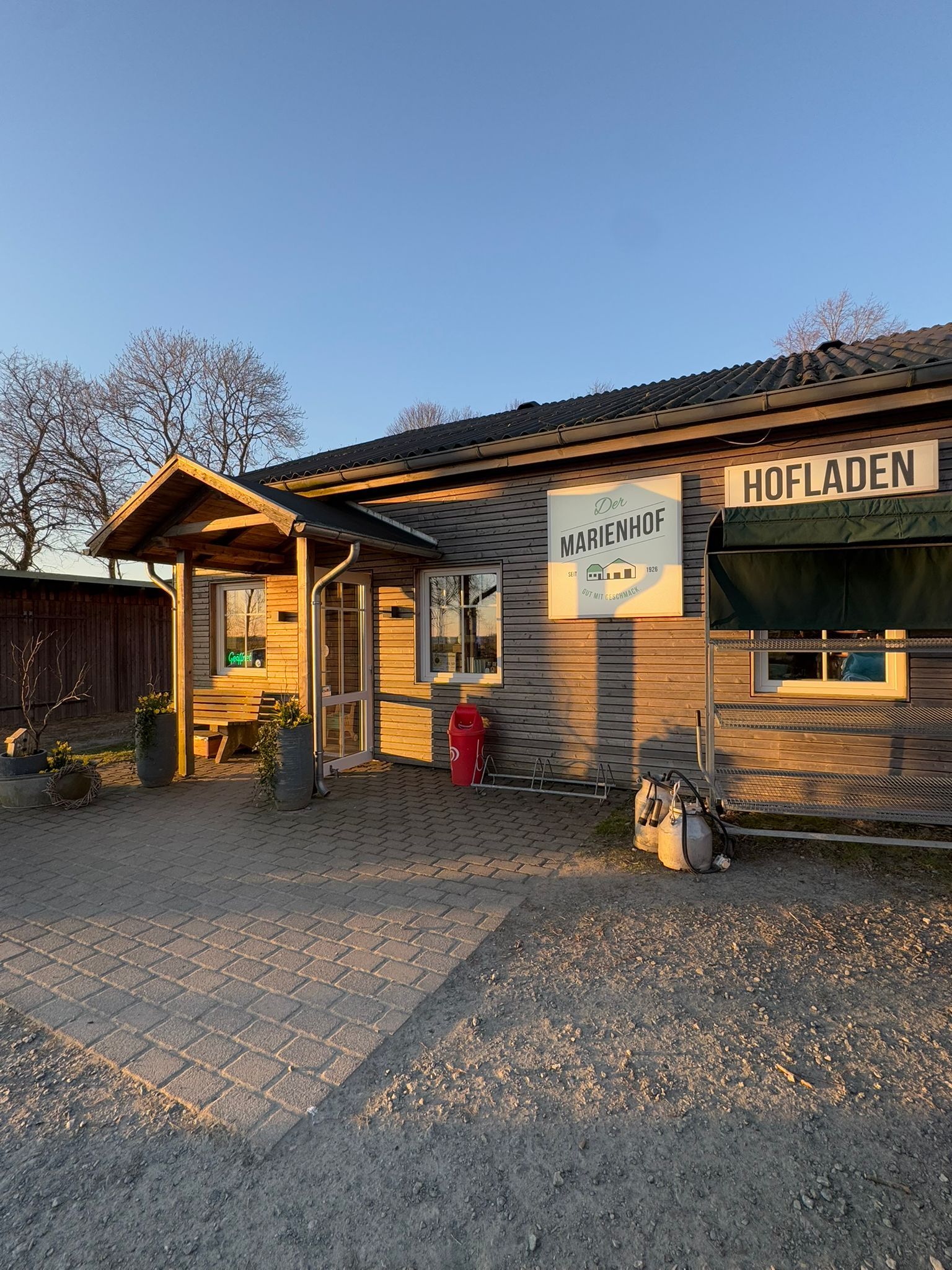 Außenansicht vom Hofladen "Der Marienhof" in Bordelum