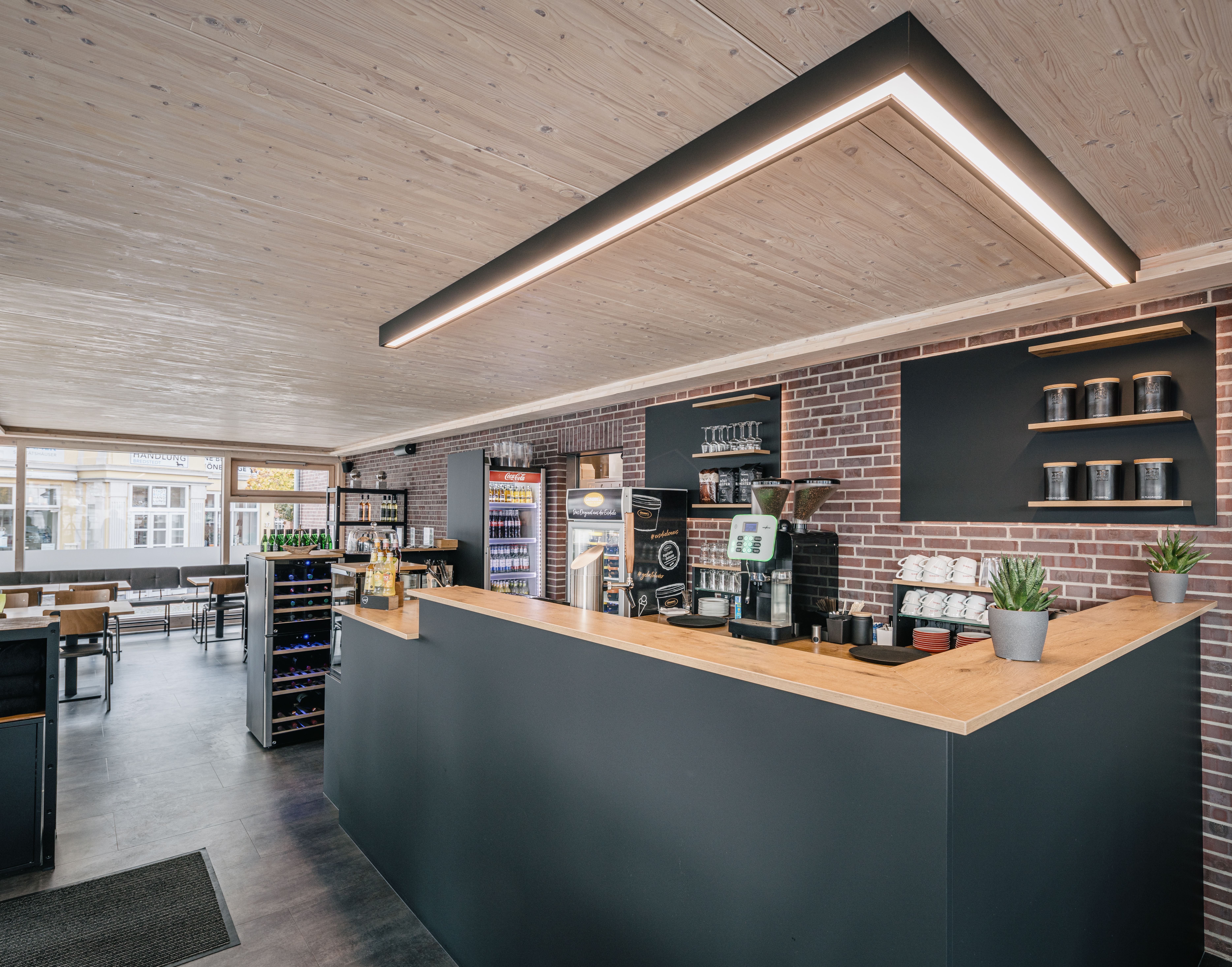 Essen und Trinken in der fünfzehnbar in Bredstedt