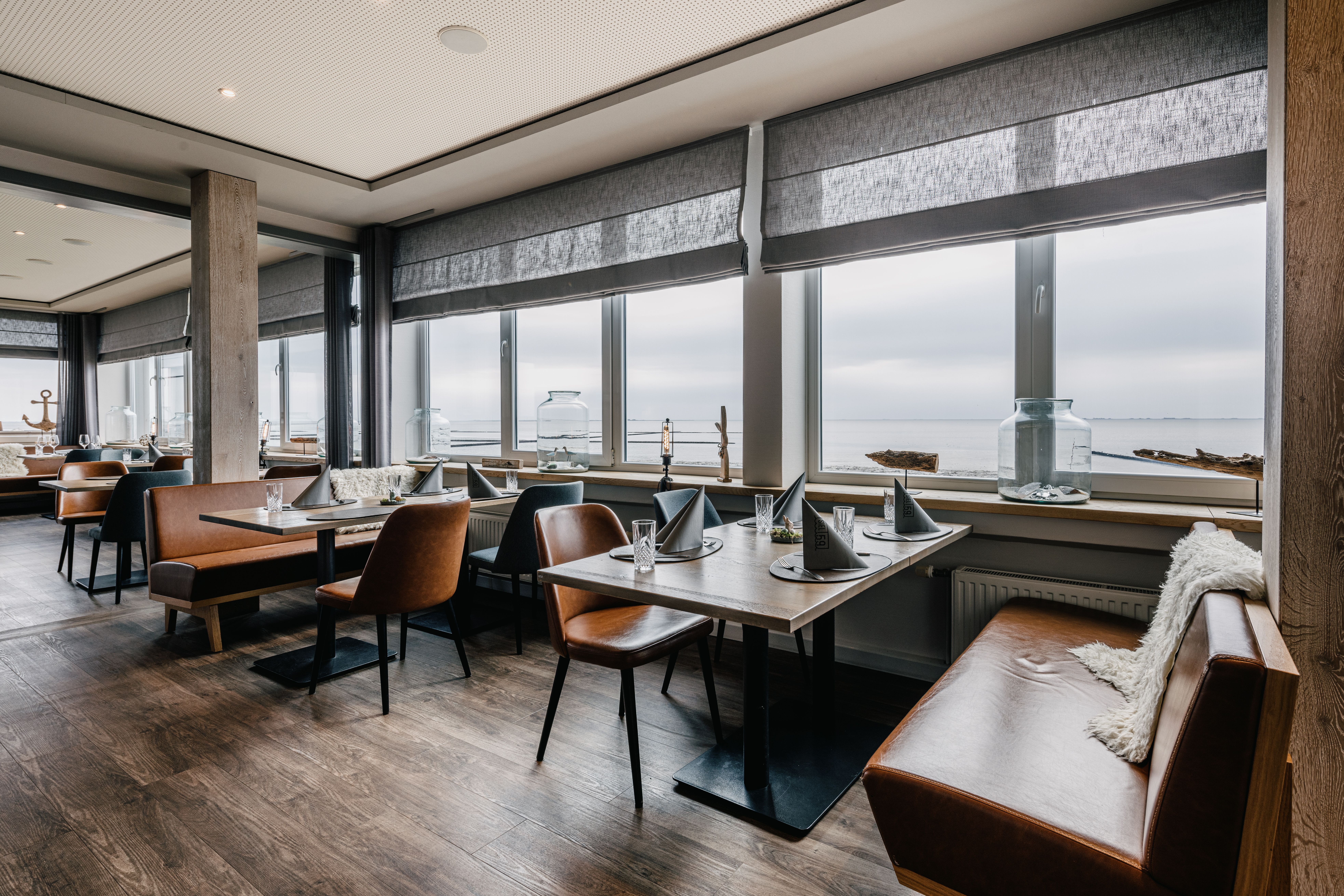 Blick über den Deich aufs Wattenmeer