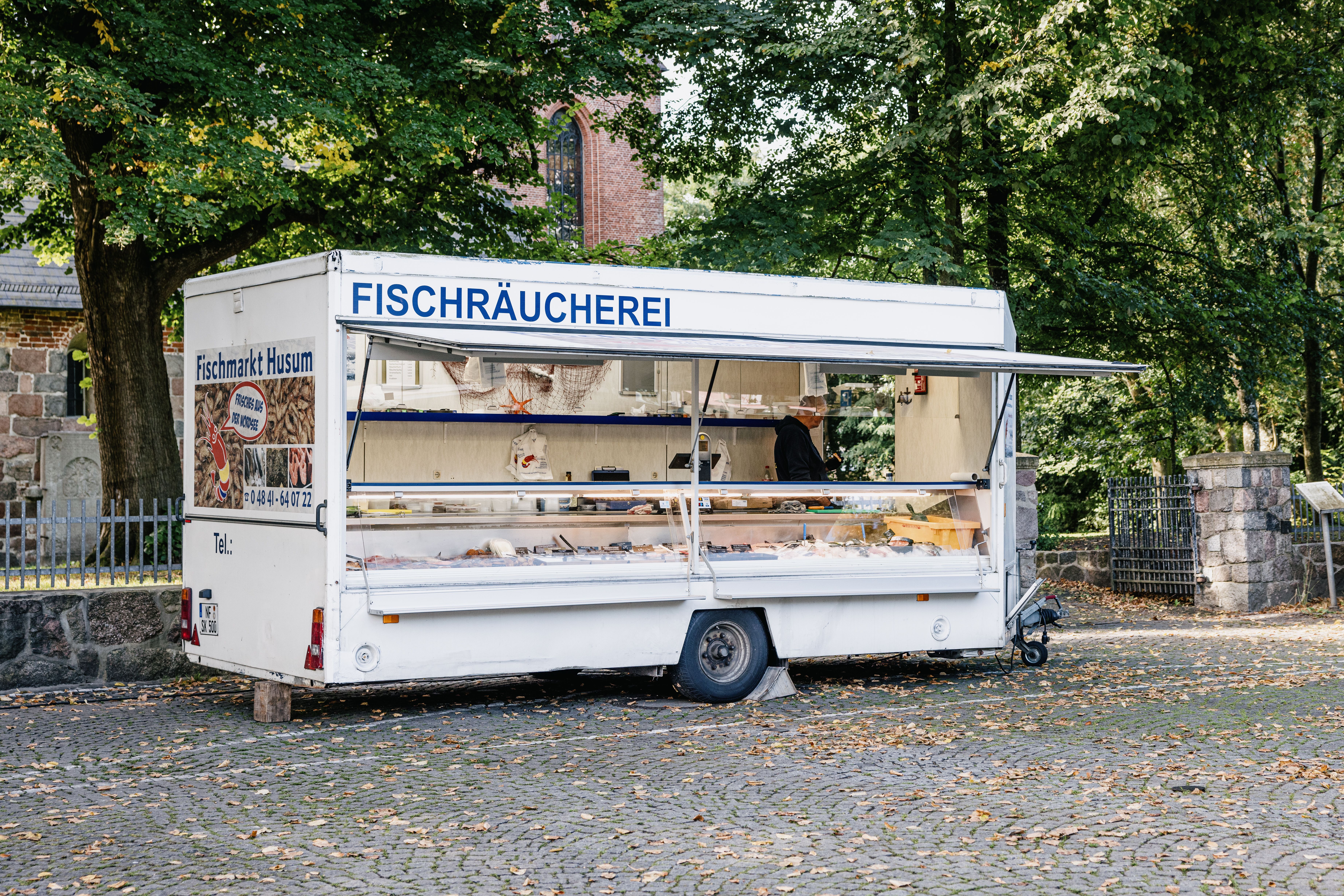 Fishverkauf auf Wochenmarkt in Leck in Nordfriesland