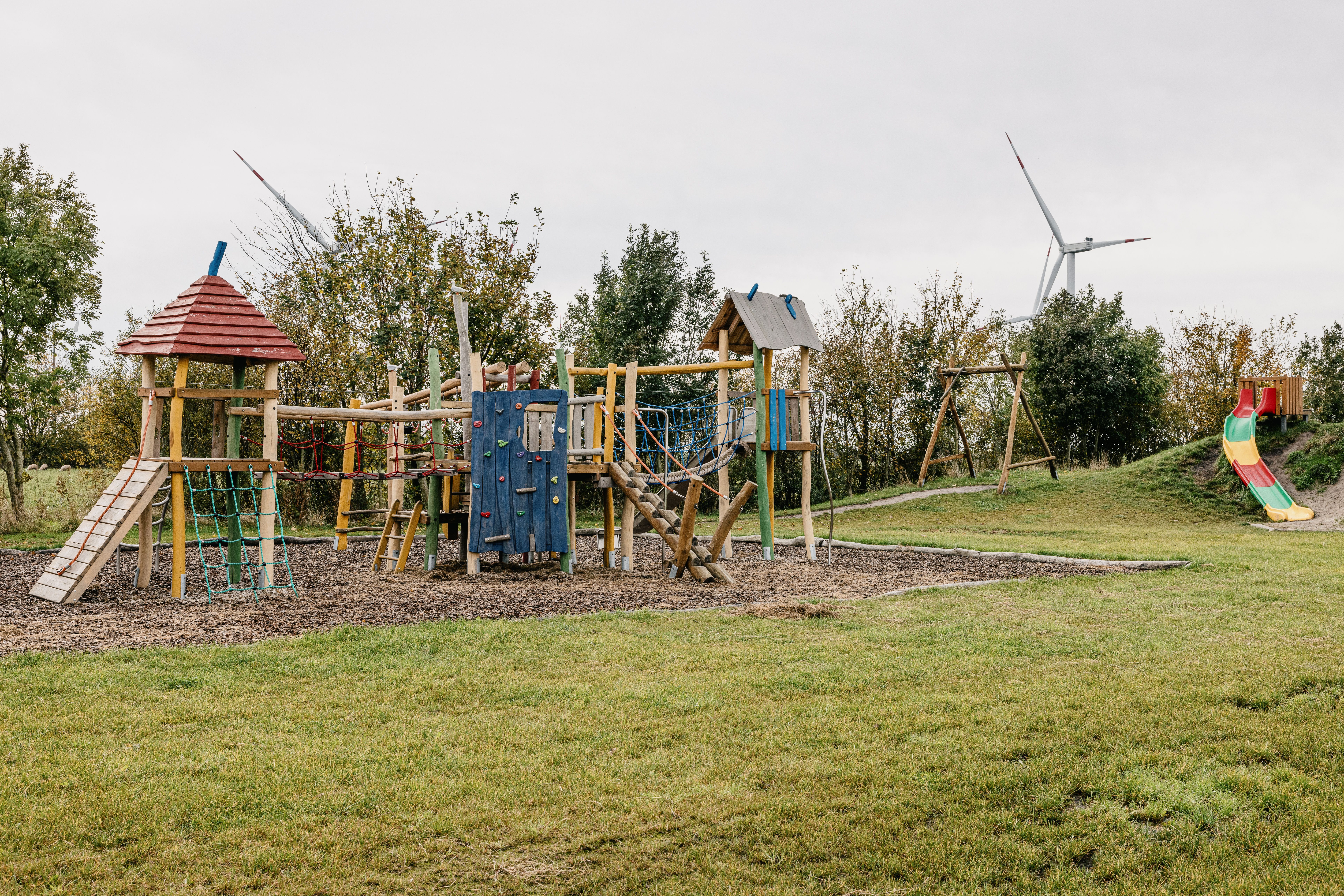 Abenteuer- und Erlebnis-Spielplatz beim DeichNah Camp in den Reußenkögen