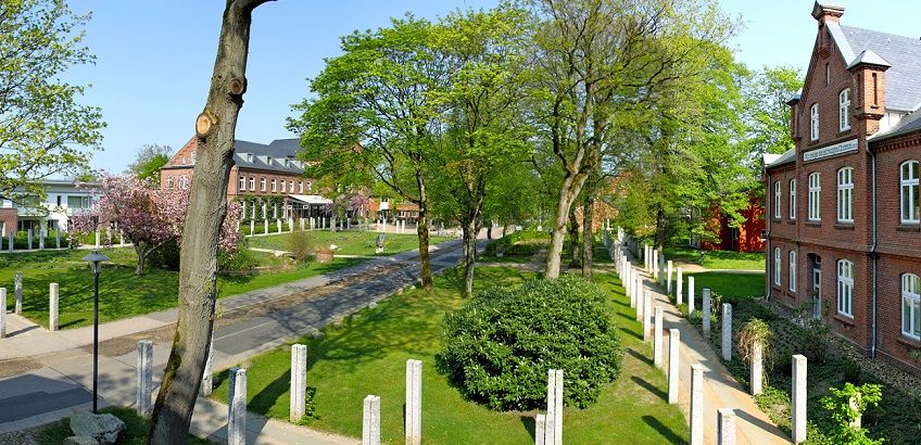 Gartenanlage im Bildungs- und Tagungszentrum Christian Jensen Kolleg in Breklum an der Nordsee.