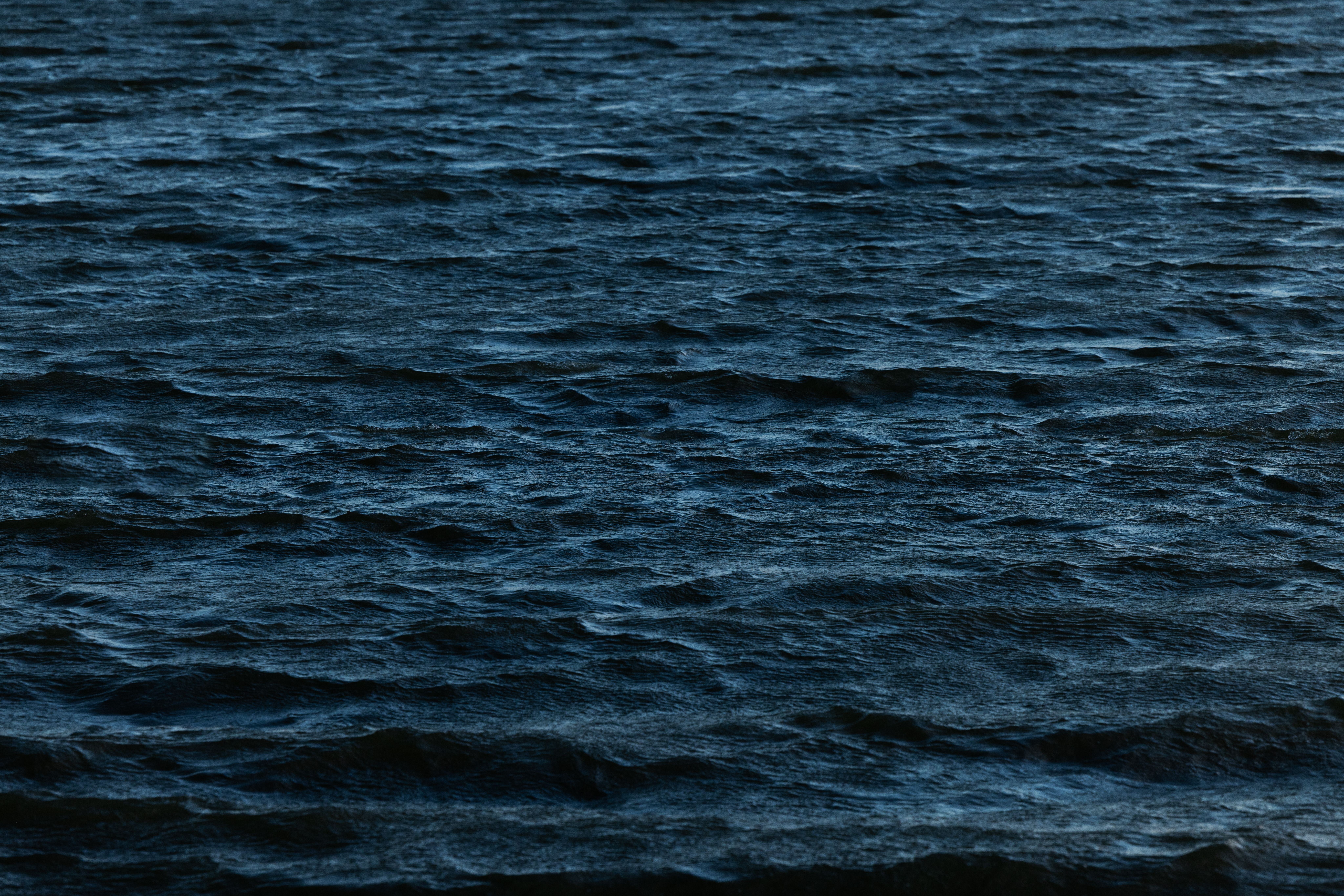 Wasser zum Schwimmen im Schwimmbad